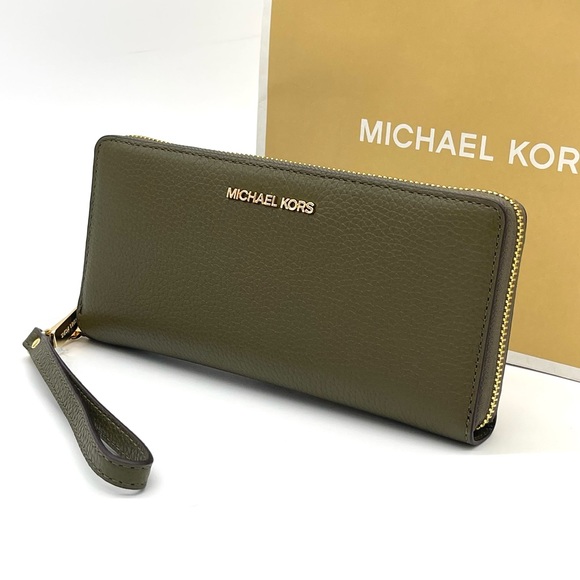 Michael Kors Large Continental Wallet - Picture 3 of 5